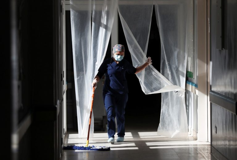 Argentina records record number of Covid-19 cases and deaths