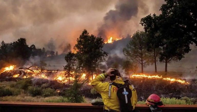 In just a week, wildfires burn 1 million acres in California