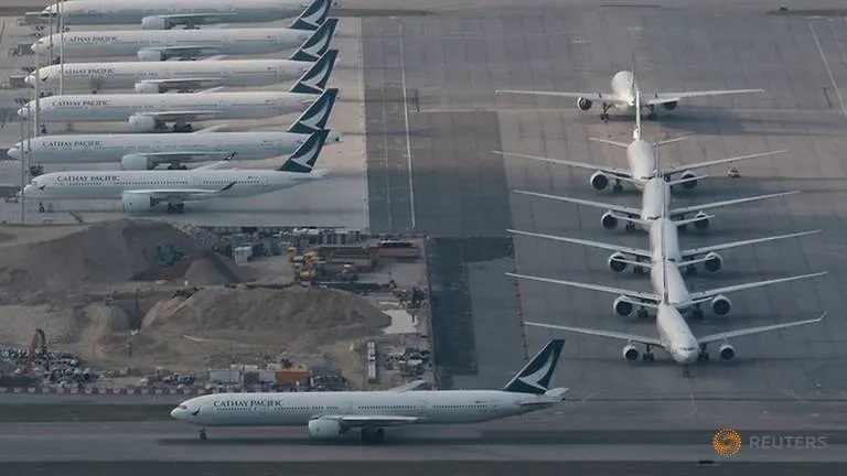 Cathay Pacific offers early retirement scheme to older pilots