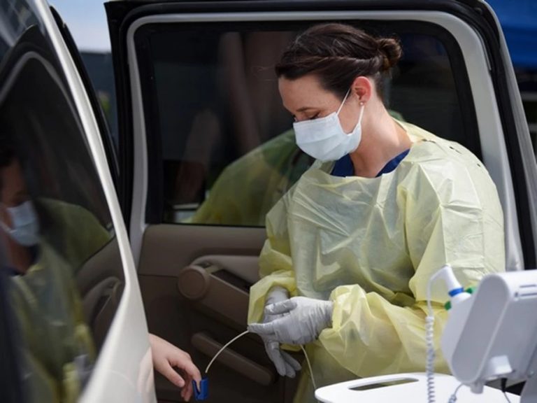 New Zealand records 100 days without domestic virus case but warns against complacency