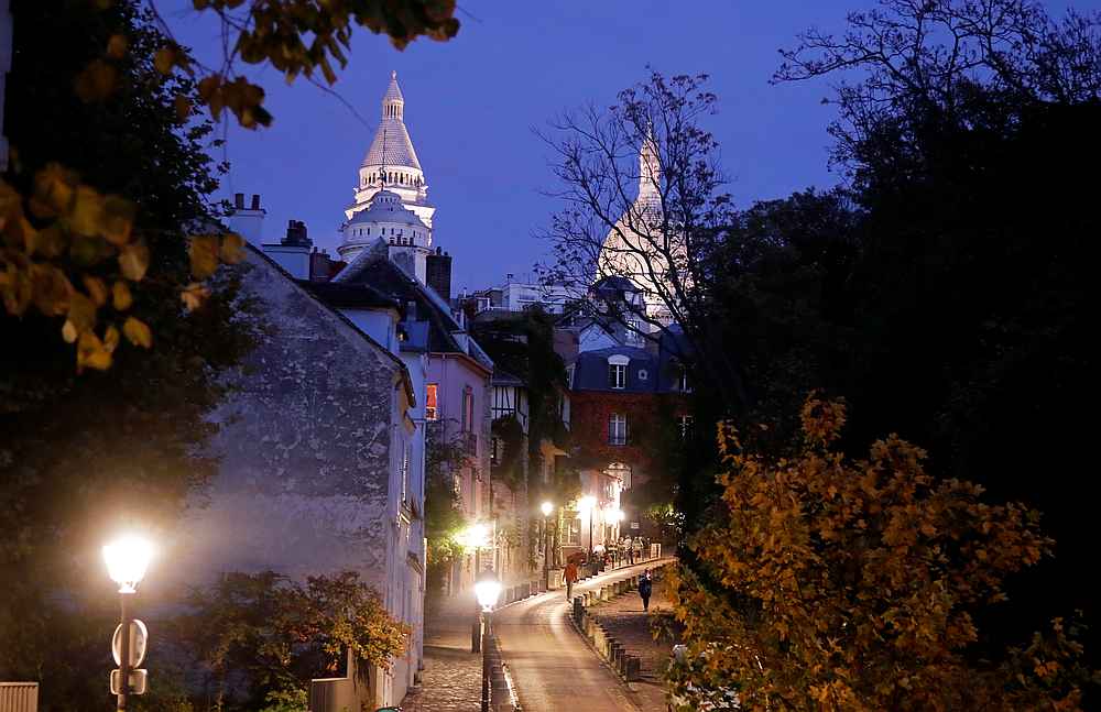 France, Germany head towards lockdown as virus surges in Europe