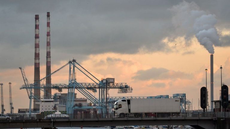 UK food and drink exports to the EU almost halve in first quarter