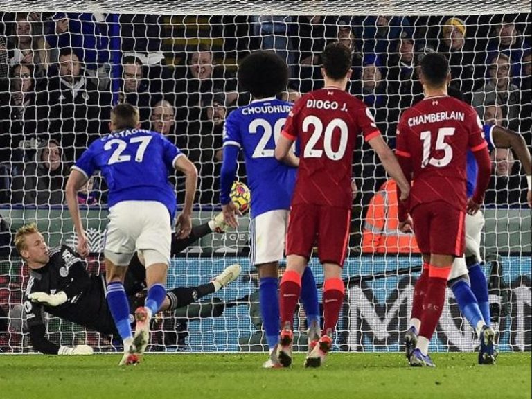 EPL: Liverpool loses for second time, big blow to title hopes