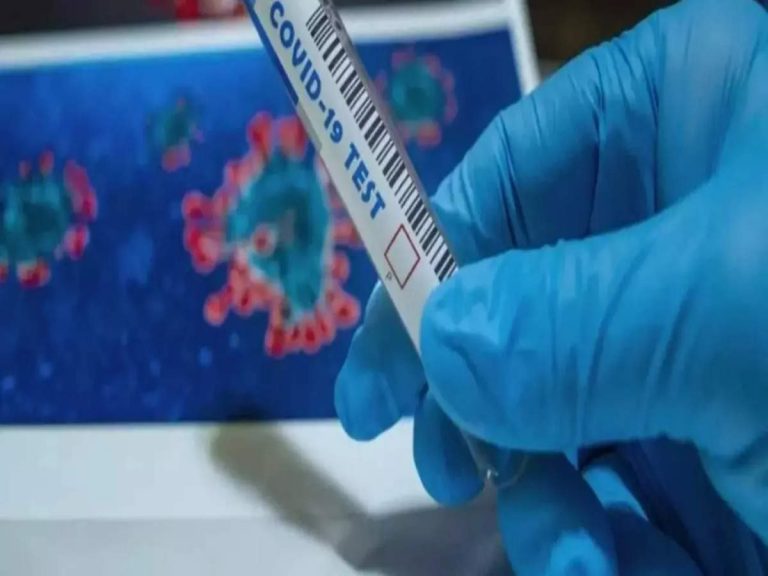 Australia nears Omicron peak as daily infections hover around records