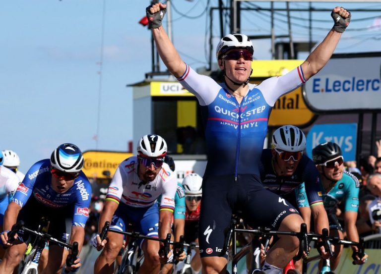 Molano claims Stage 2 win as LTdL 2022 moves into top gear