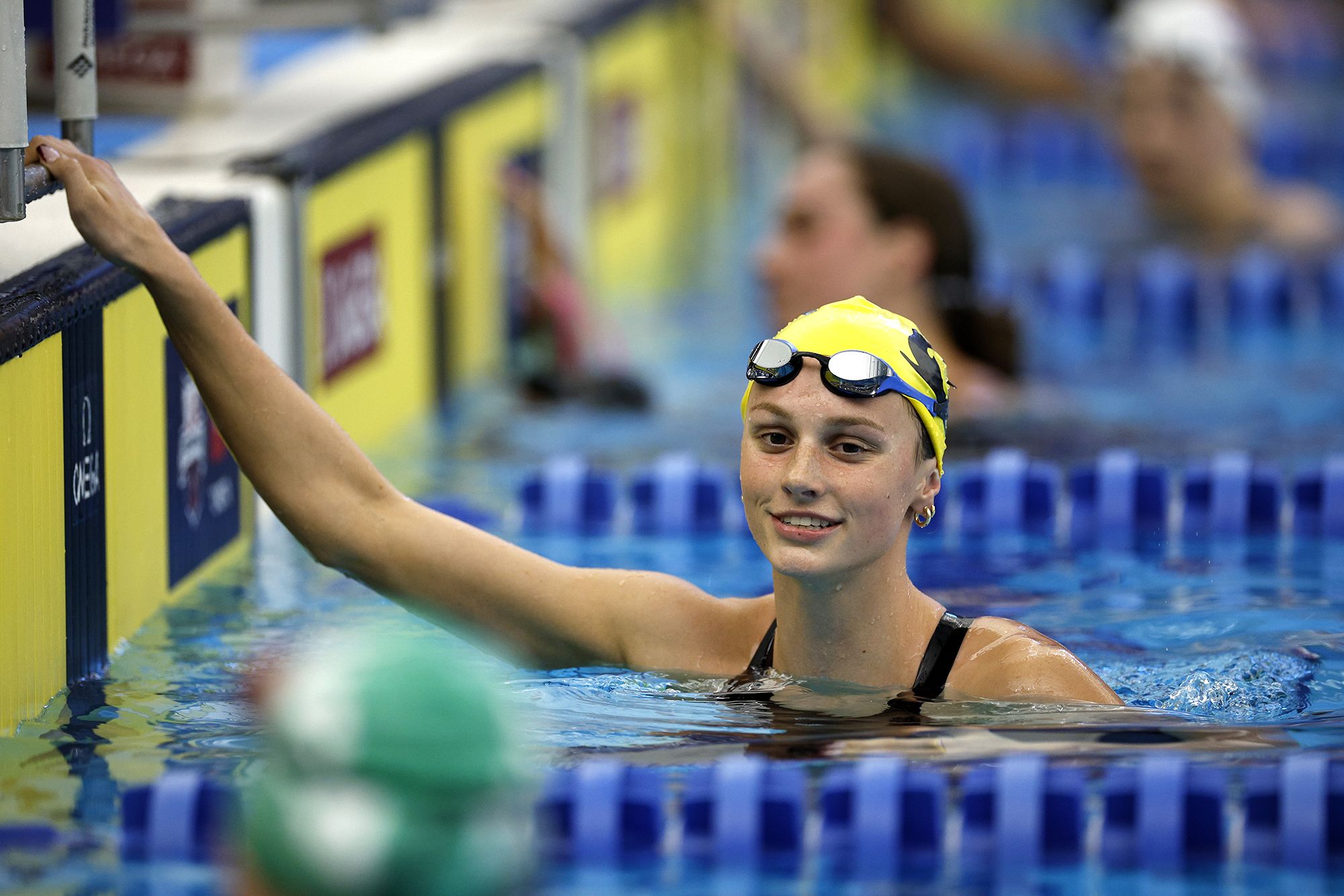 Canadian teen McIntosh shatters 400 metres freestyle record