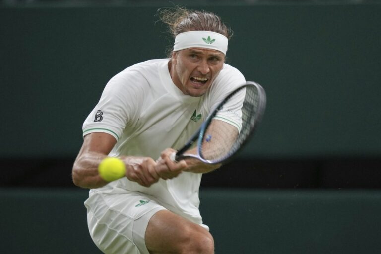 Top seeds Zverev, Gauff advance at Canadian Open