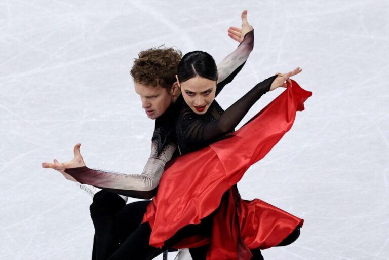 Figure skating-Tearful Chock and Bates say they felt like they skated a winning performance