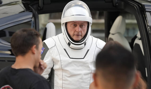 NASA astronaut Mike Fincke suddenly couldn’t speak in space. His medical scare remains a mystery